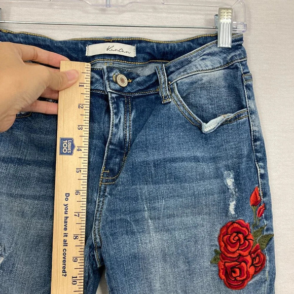 Kancan Blue Distressed Floral Embroidered Frayed Hem Slim Crop Jeans size 27 - Picture 8 of 12